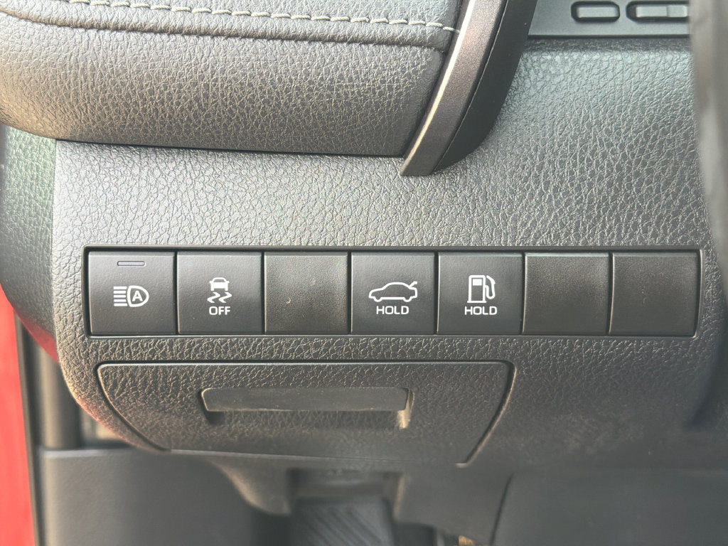 Used 2020 Toyota Camry SE FWD image 18