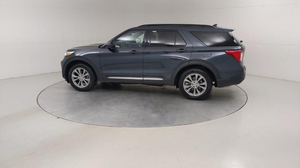 Certified 2023 Ford Explorer XLT w/ Equipment Group 202A AWD/4WD image 19