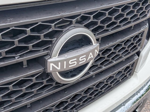 Used 2024 Nissan Titan SV w/ SV Convenience Package AWD/4WD image 10