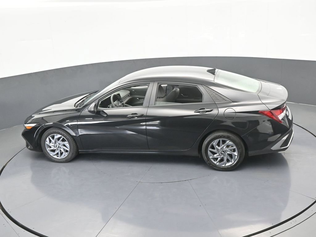 Used 2024 Hyundai Elantra SEL image 49