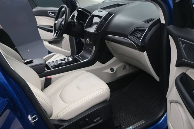 Used 2020 Ford Edge Titanium w/ Class II Trailer Tow Package AWD/4WD image 23