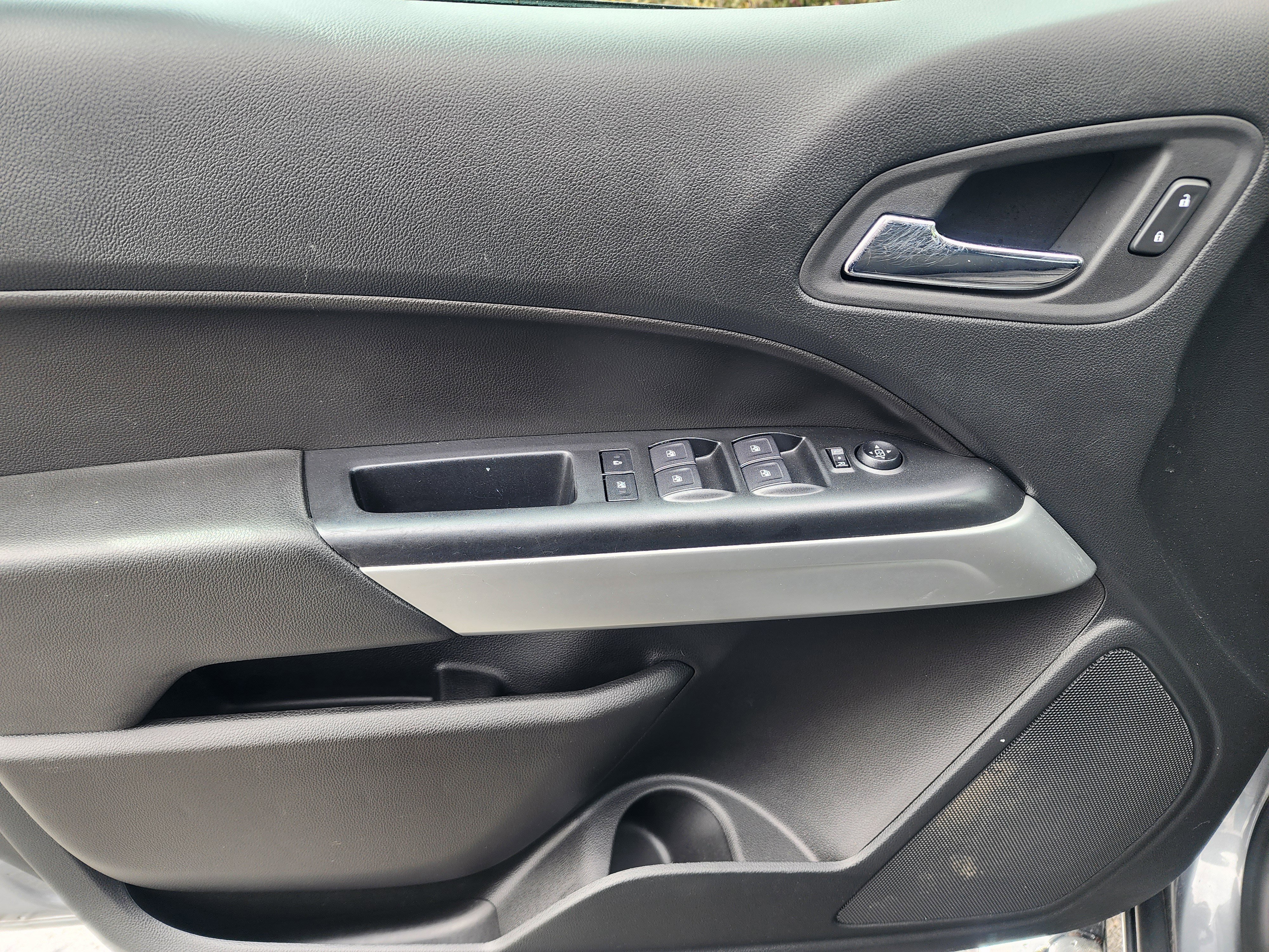 Used 2022 Chevrolet Colorado LT w/ LT Convenience Package image 24