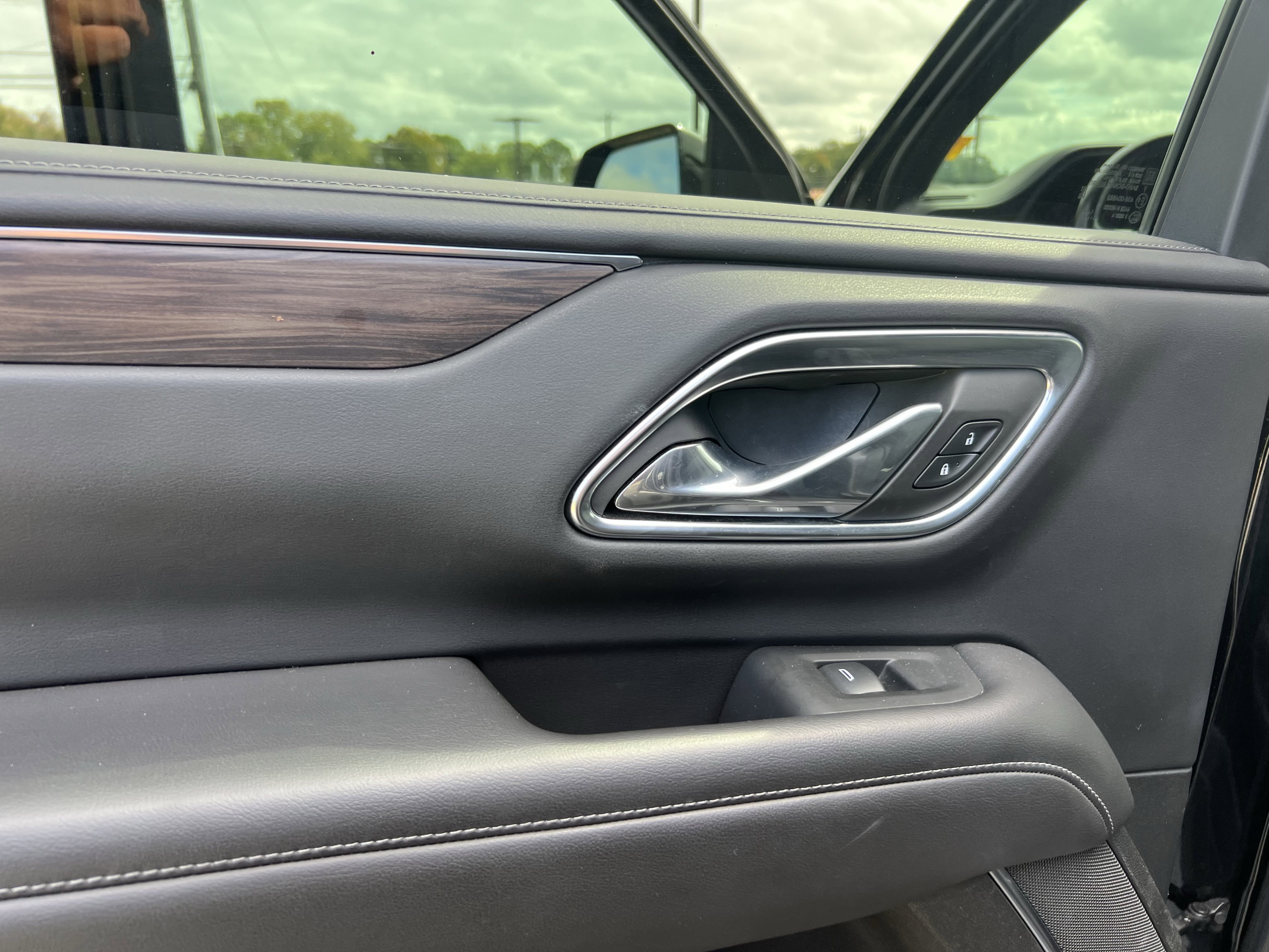 Used 2021 Chevrolet Tahoe Z71 w/ Rear Media and Nav Package image 31