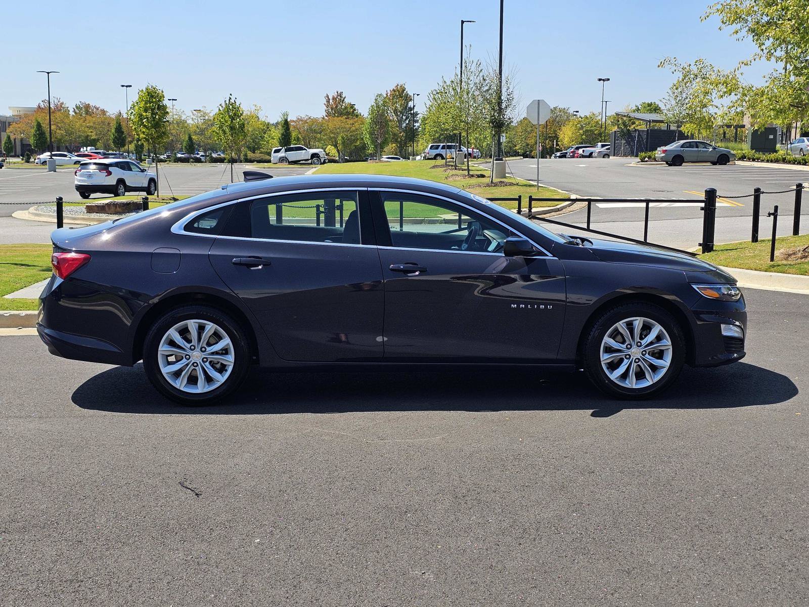 Used 2025 Chevrolet Malibu LT FWD image 8