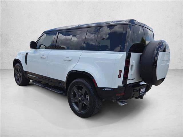 Used 2025 Land Rover Defender 110 X-Dynamic SE AWD/4WD image 8