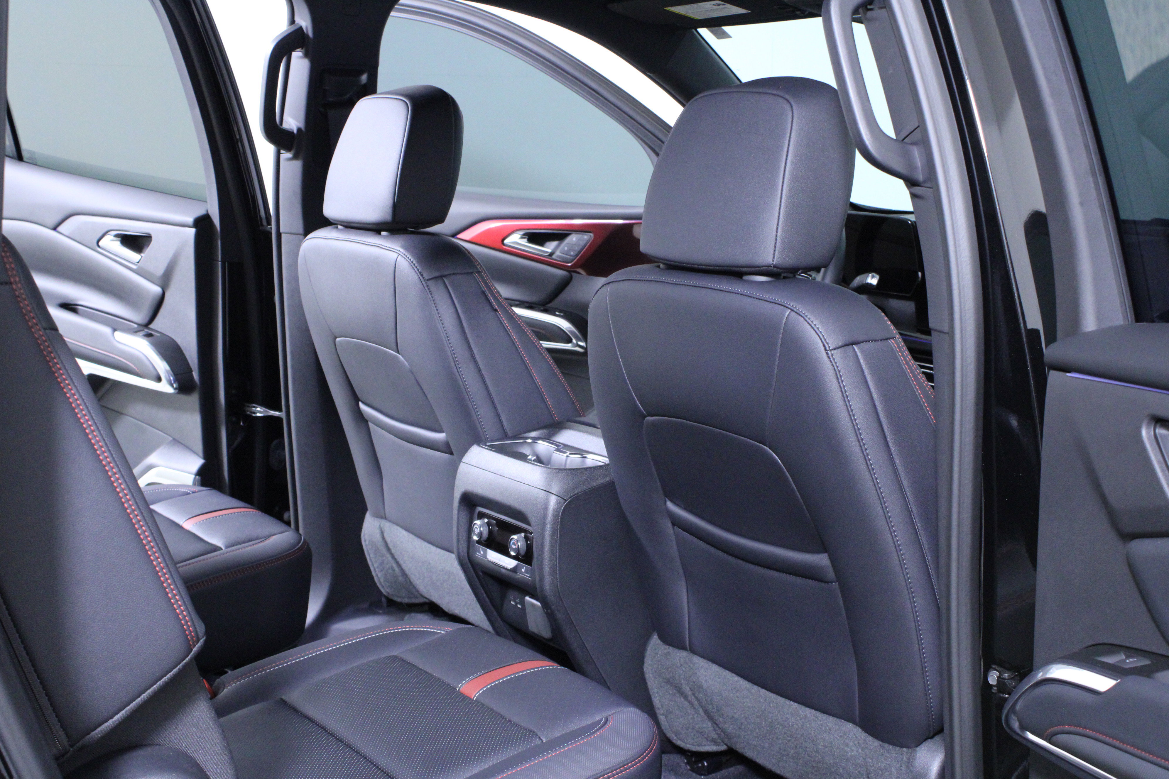 Used 2025 Chevrolet Traverse RS w/ LPO, Floor Liner Package image 15