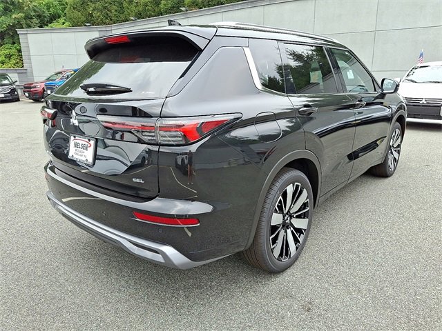 New 2025 Mitsubishi Outlander SEL image 4