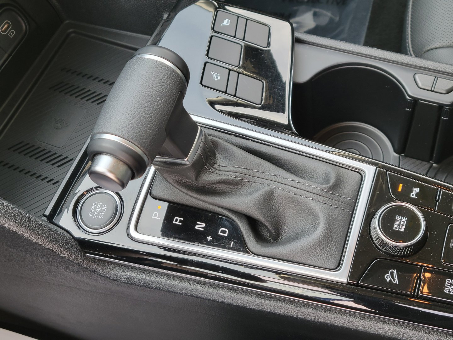 Used 2024 Kia Sportage EX image 28