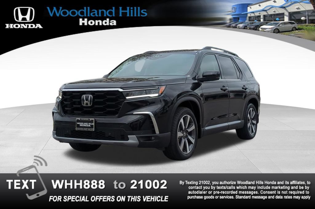 Used 2025 Honda Pilot Touring image 1