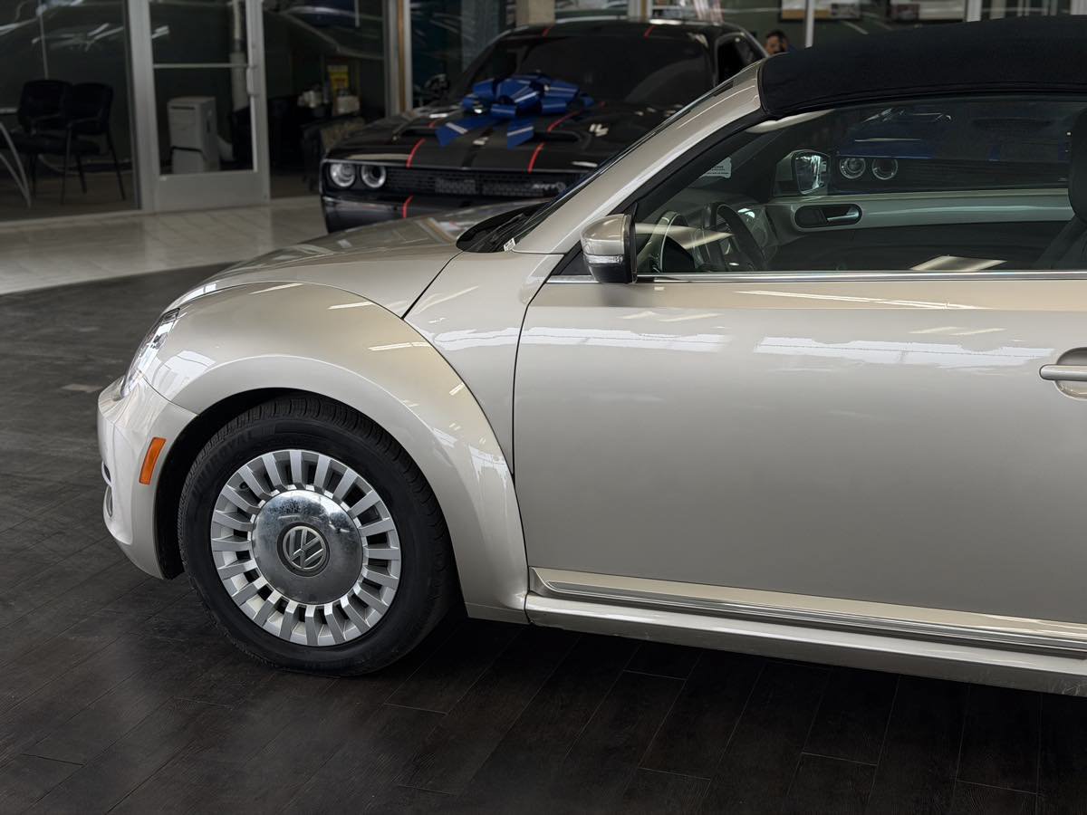Used 2013 Volkswagen Beetle 2.5 FWD image 16