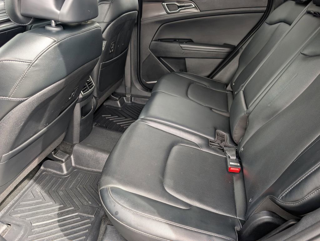 Certified 2024 Kia Sportage EX image 19