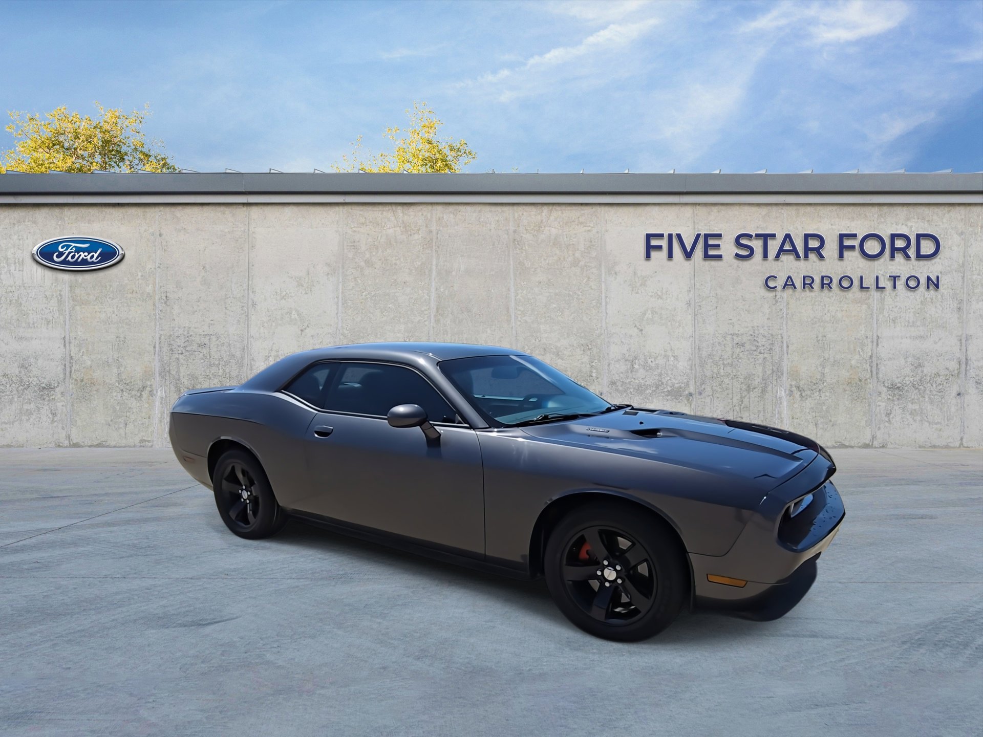 Used 2013 Dodge Challenger R/T Plus image 2