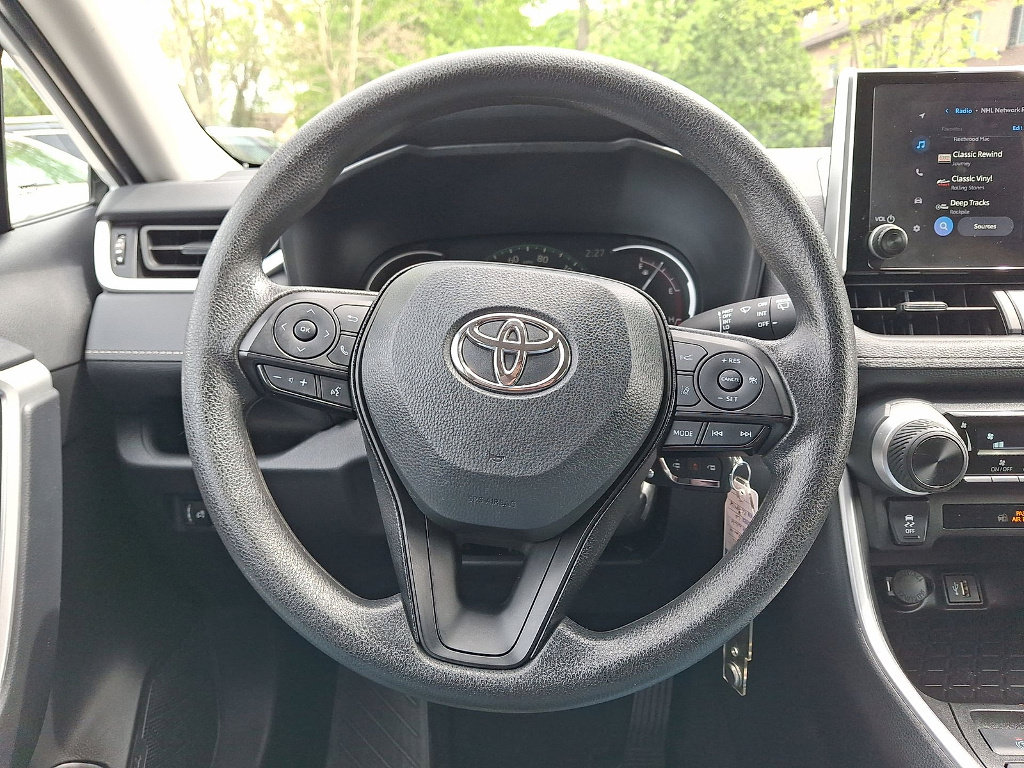Used 2024 Toyota RAV4 LE AWD/4WD image 16