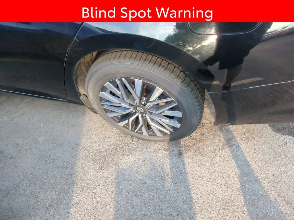 Used 2024 Nissan Altima 2.5 SV FWD image 5