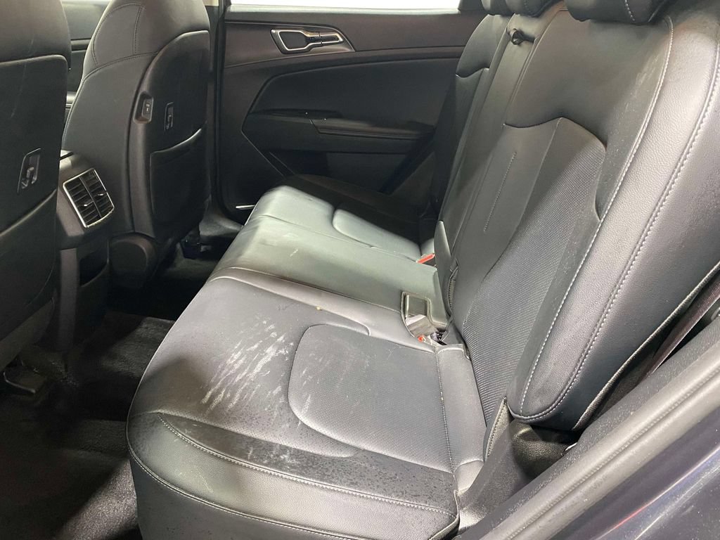 Used 2023 Kia Sportage EX AWD/4WD image 11