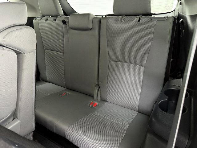 Used 2023 Toyota Highlander L FWD image 35