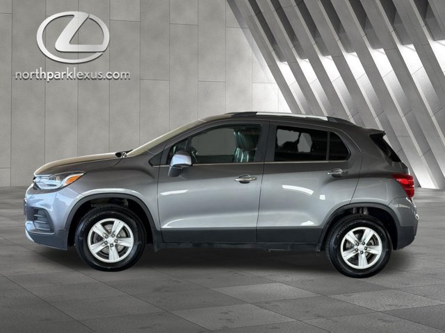 Used 2020 Chevrolet Trax LT w/ LT Convenience Package AWD/4WD image 1