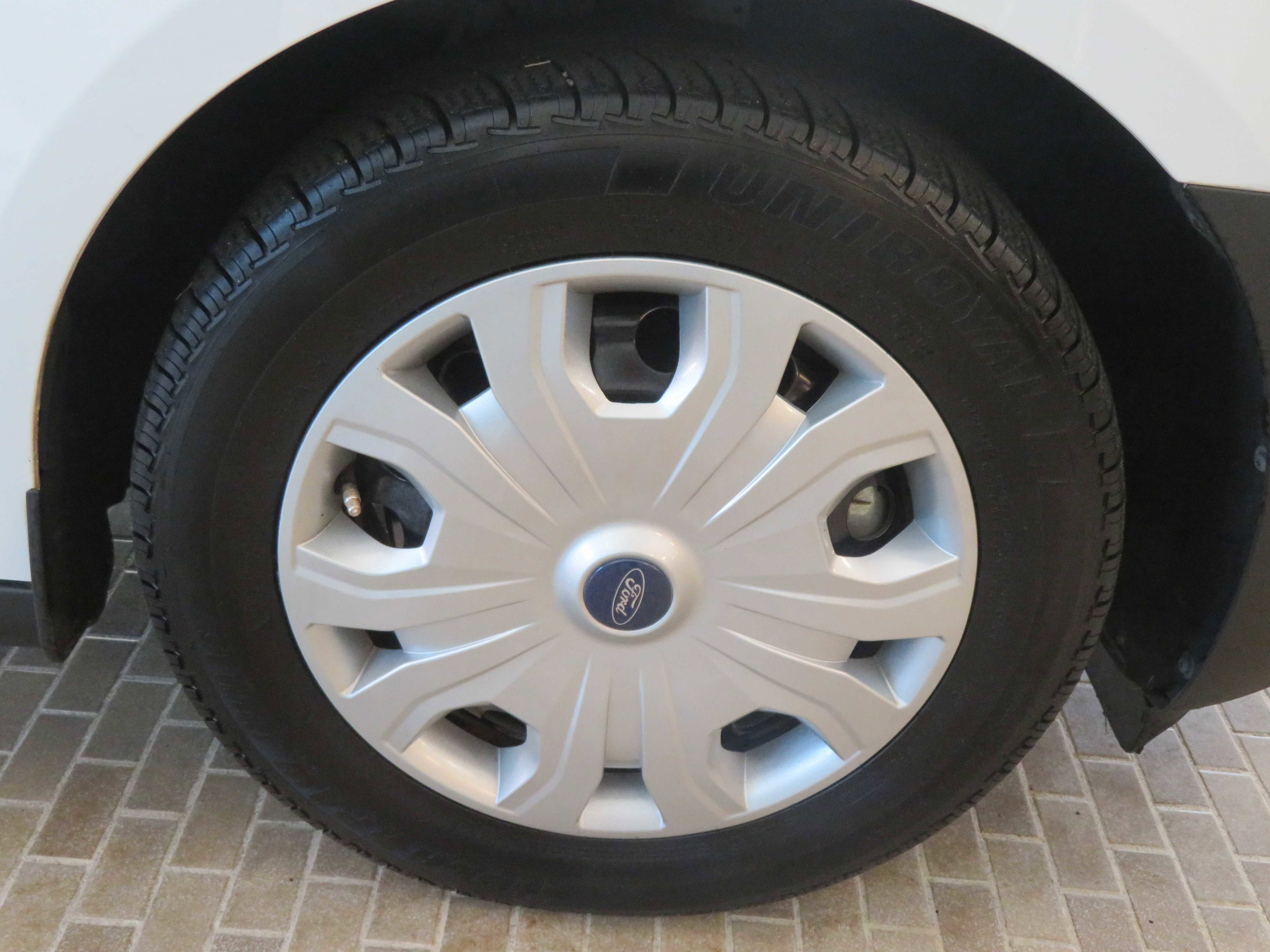 Used 2020 Ford Transit Connect XL image 10