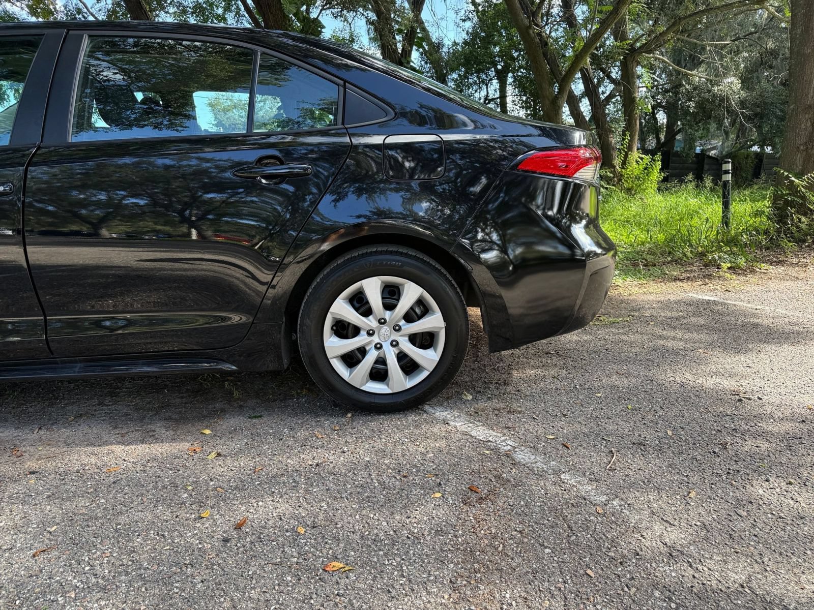 Used 2025 Toyota Corolla LE FWD image 15