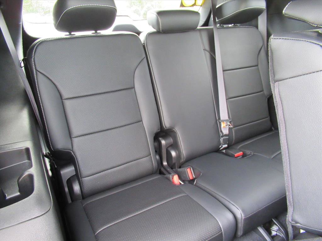 Used 2025 GMC Acadia Elevation image 30