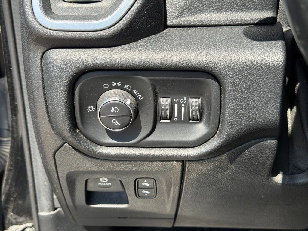 Used 2019 RAM 1500 Laramie image 19