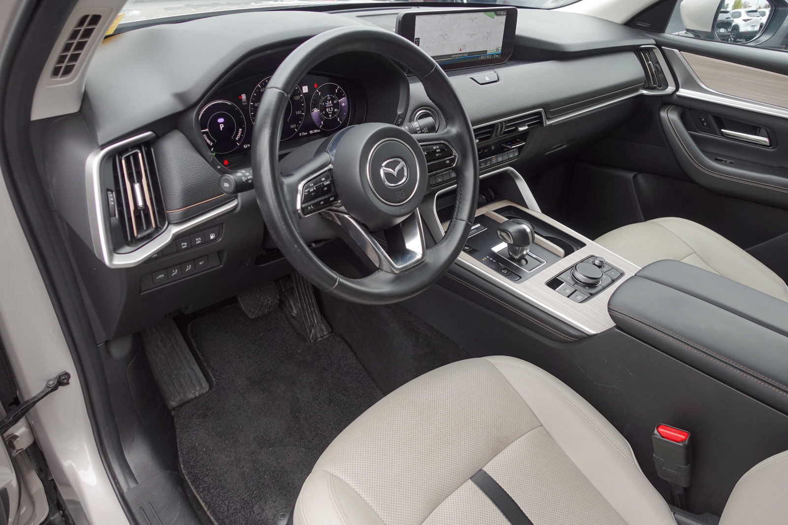 Used 2024 MAZDA CX-90 Plug-In Hybrid w/ Premium Pkg AWD/4WD image 11