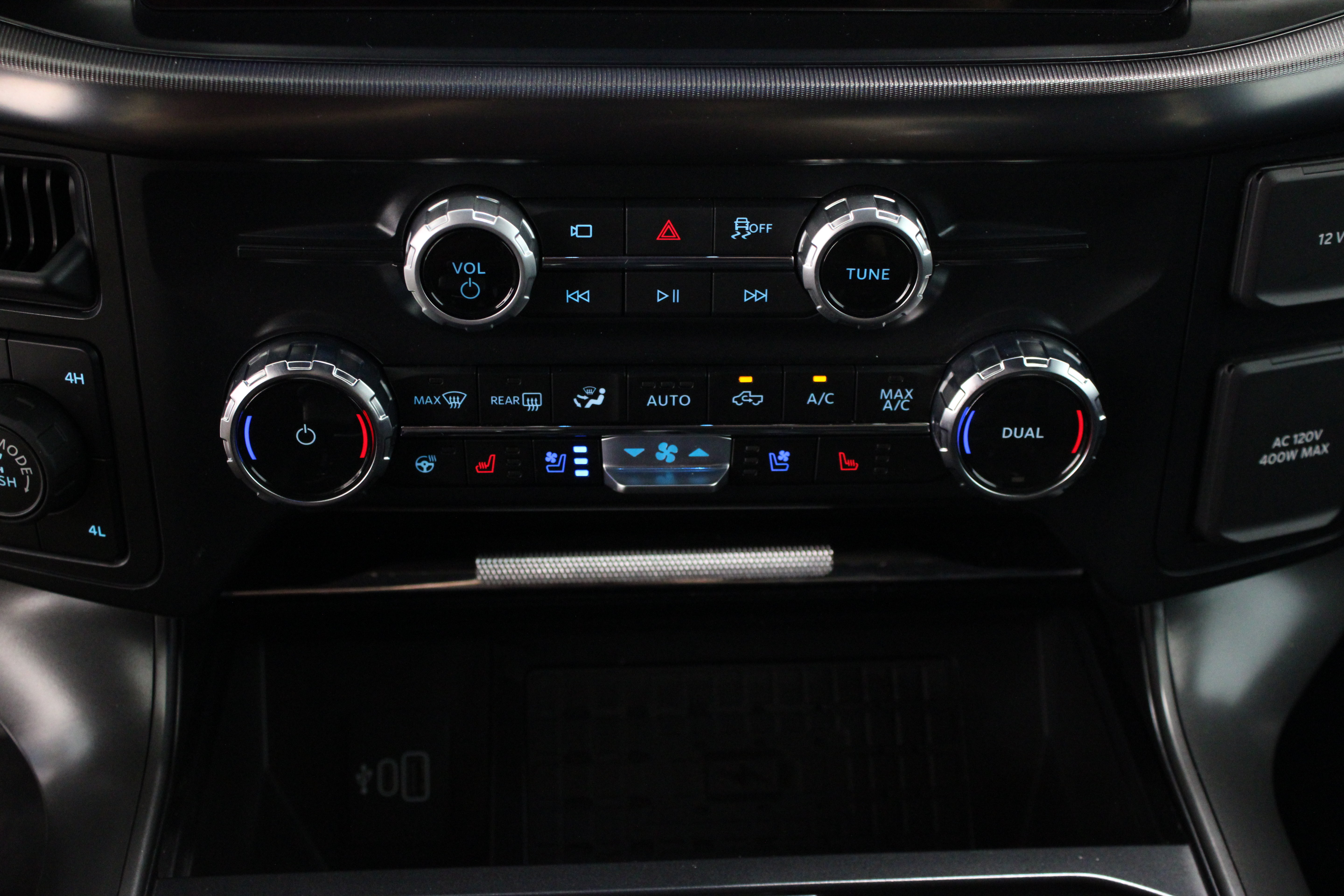 Used 2025 Ford F150 Lariat w/ Equipment Group 502A High AWD/4WD image 21