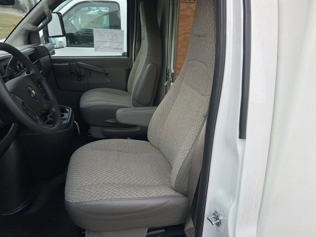 New 2024 Chevrolet Express 3500 w/ Power Convenience Package RWD image 17