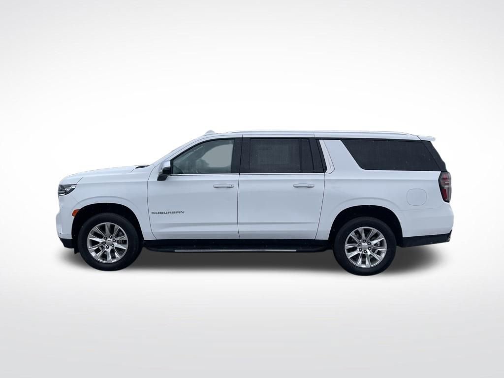 Used 2023 Chevrolet Suburban Premier AWD/4WD image 2