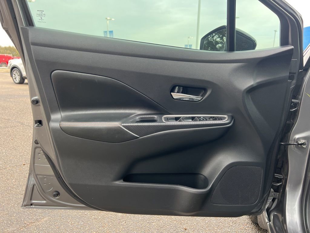 Used 2022 Nissan Versa SR image 19