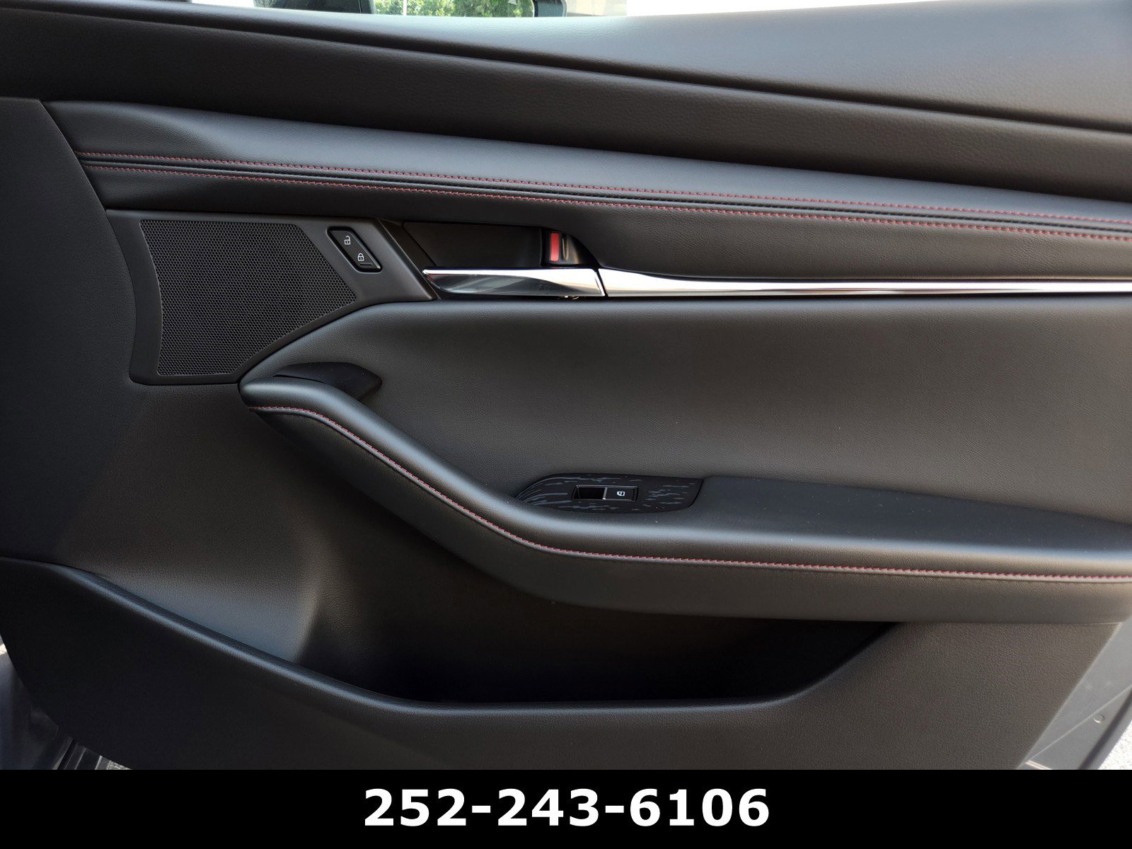 Used 2025 MAZDA MAZDA3 Carbon image 38