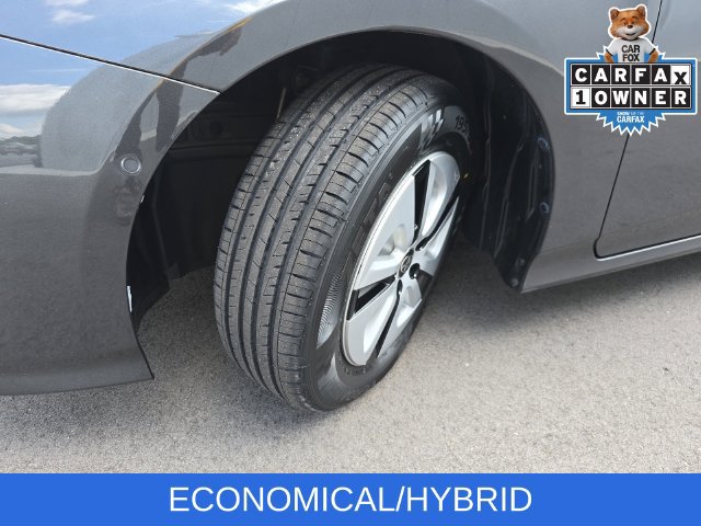 Used 2016 Toyota Prius Four w/ Advanced Technology Package FWD image 28