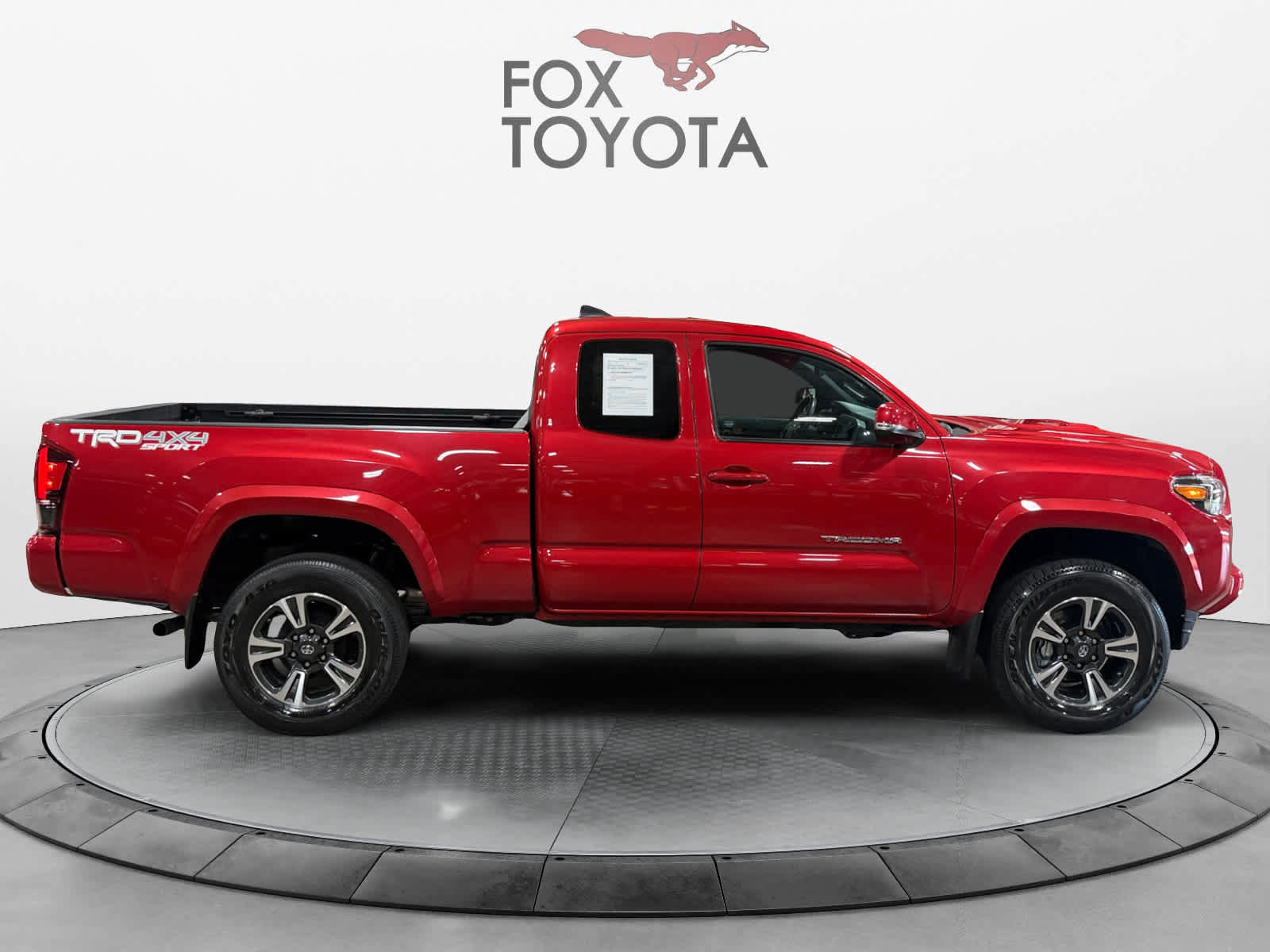 Used 2019 Toyota Tacoma TRD Sport w/ Technology Package AWD/4WD image 7