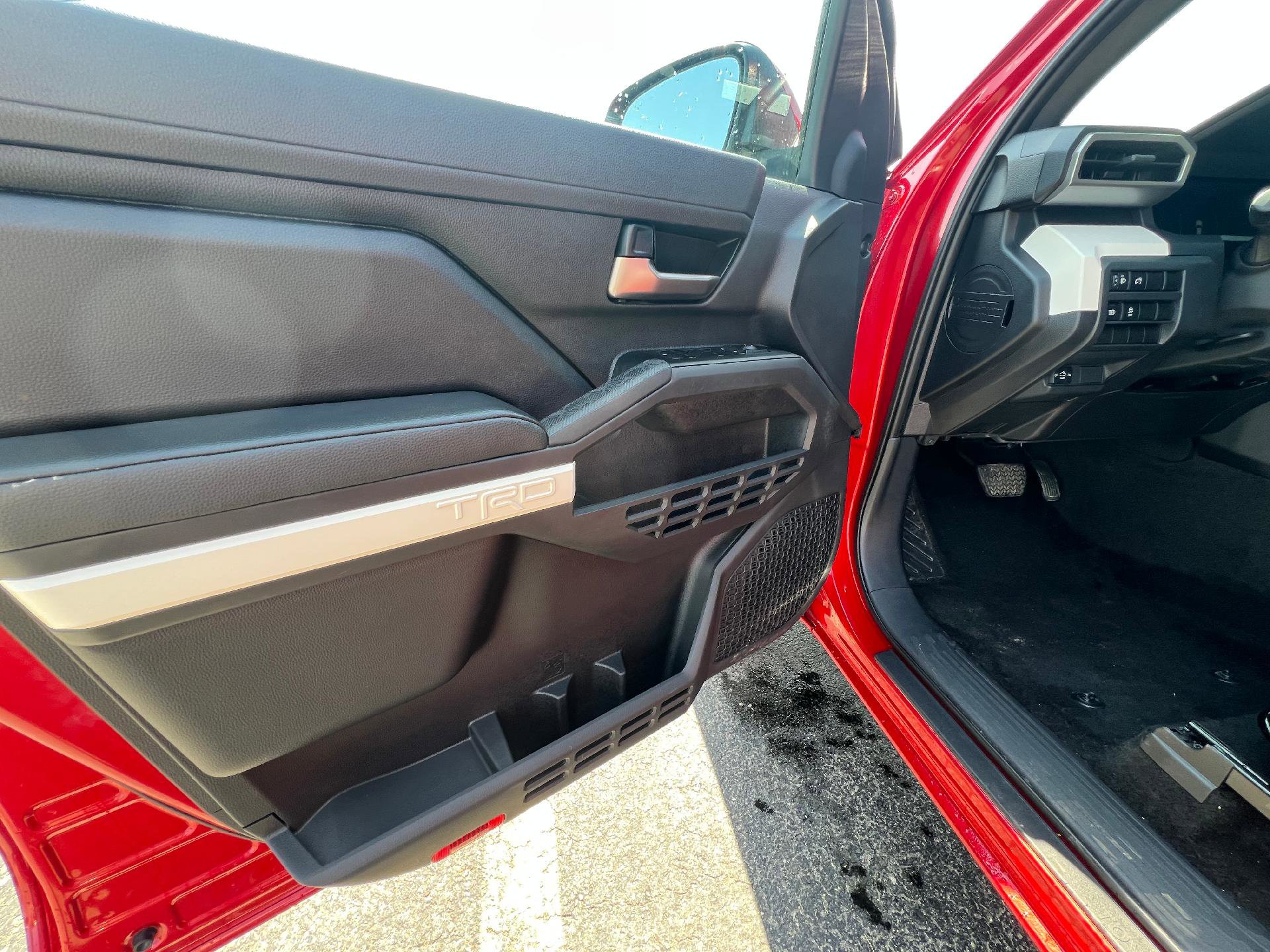 Used 2024 Toyota Tacoma TRD Sport image 11