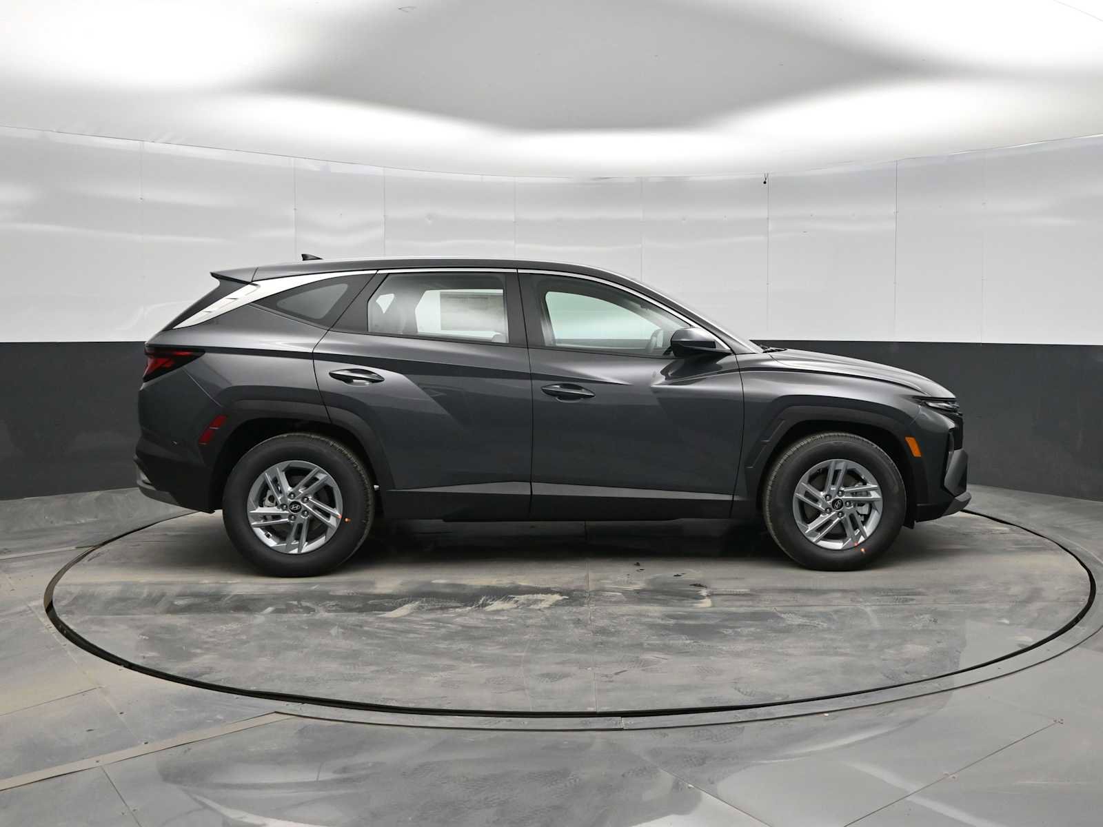 New 2026 Hyundai Tucson SE image 9