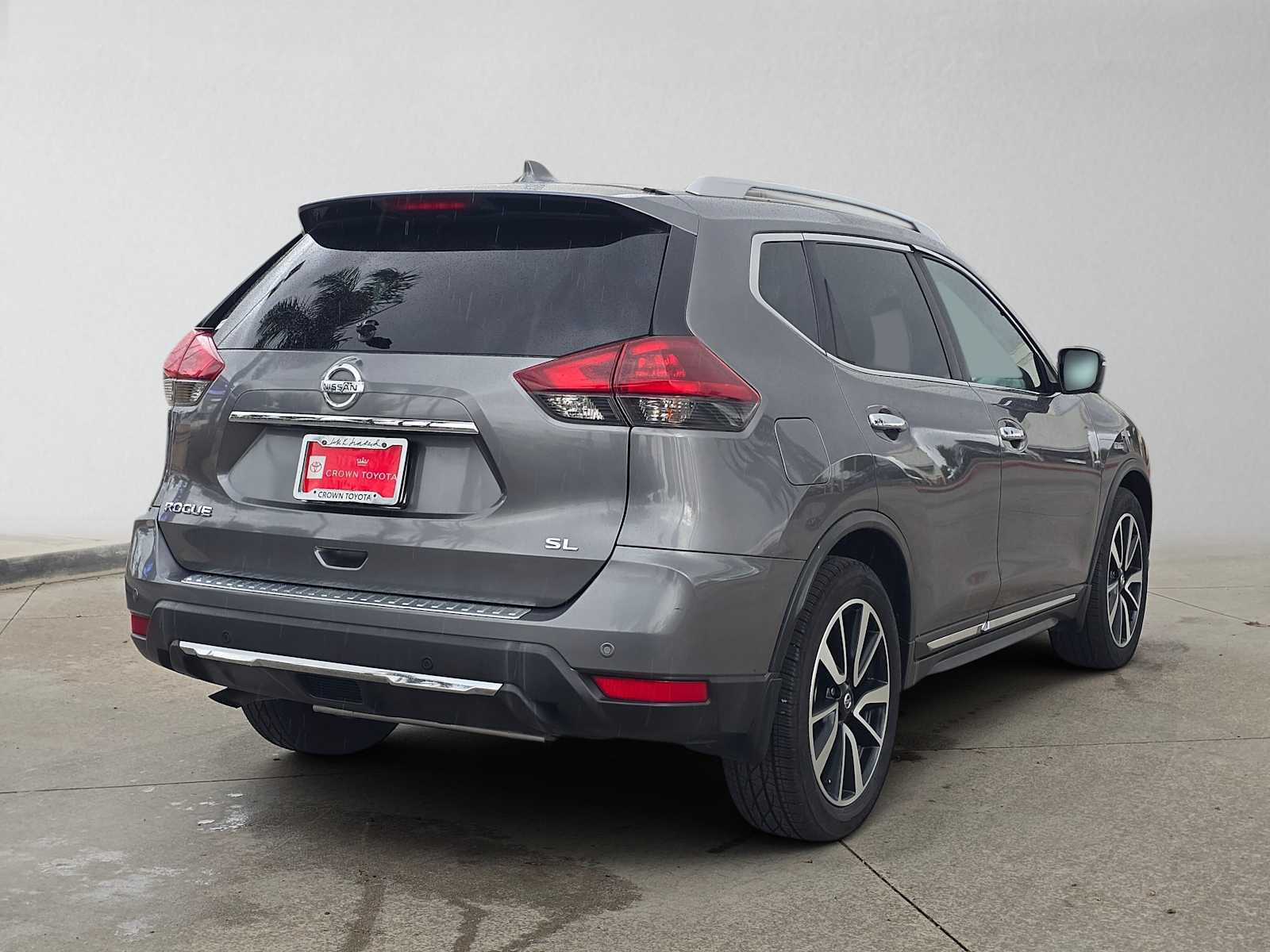 Used 2019 Nissan Rogue SL w/ Premium Package FWD image 3
