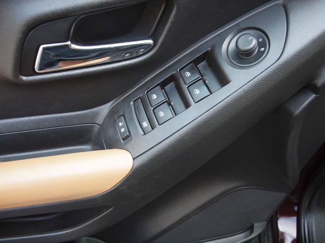 Used 2020 Chevrolet Trax LT w/ LT Convenience Package FWD image 8