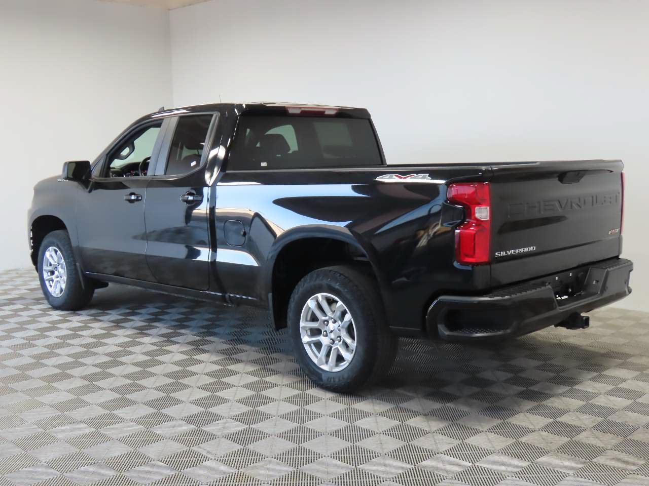 Used 2020 Chevrolet Silverado 1500 RST w/ All-Star Edition AWD/4WD image 3