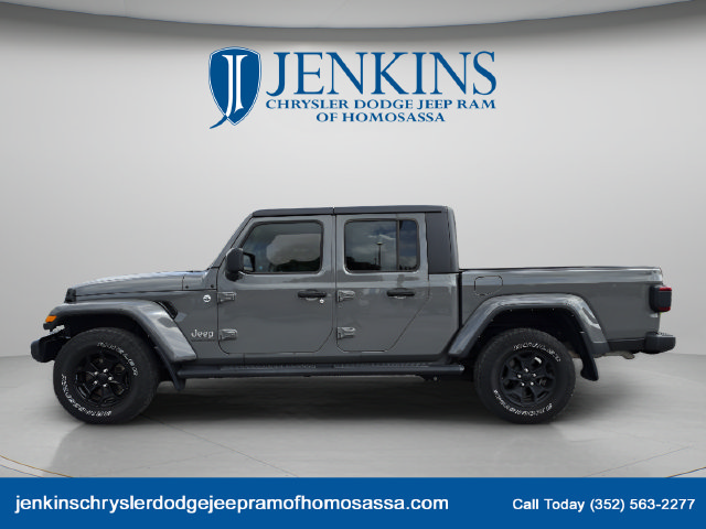 Used 2023 Jeep Gladiator Overland w/ LED Lighting Group AWD/4WD image 9