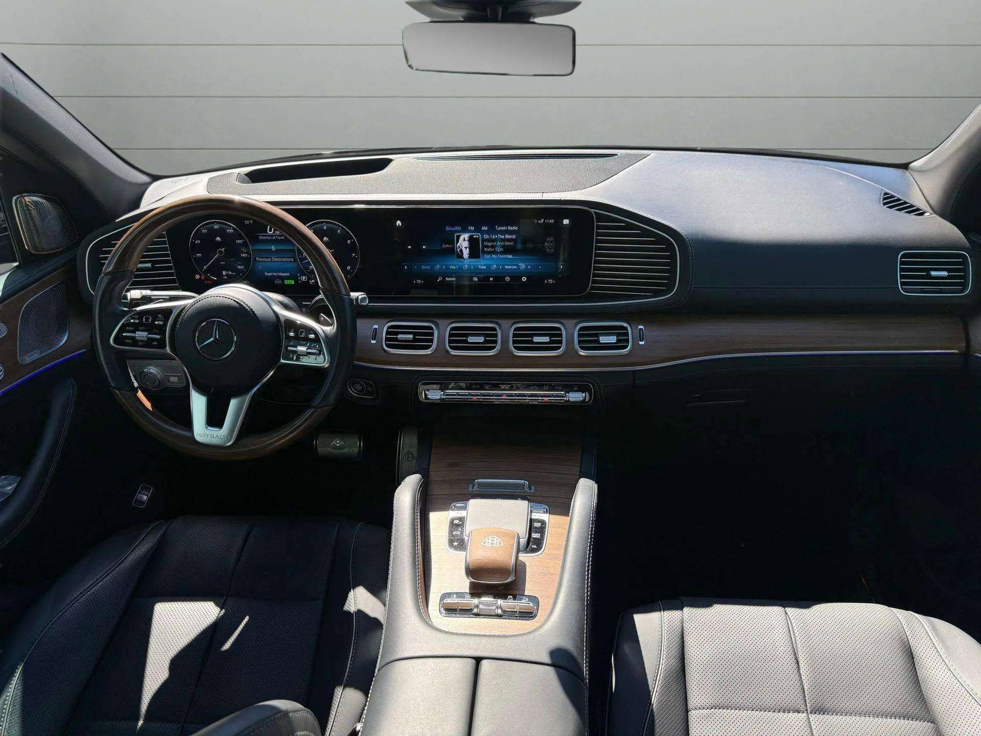 Used 2023 Mercedes-Benz Maybach GLS 600 4MATIC image 4