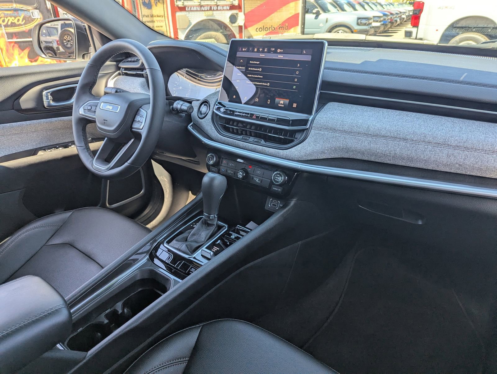 Used 2024 Jeep Compass Latitude image 12