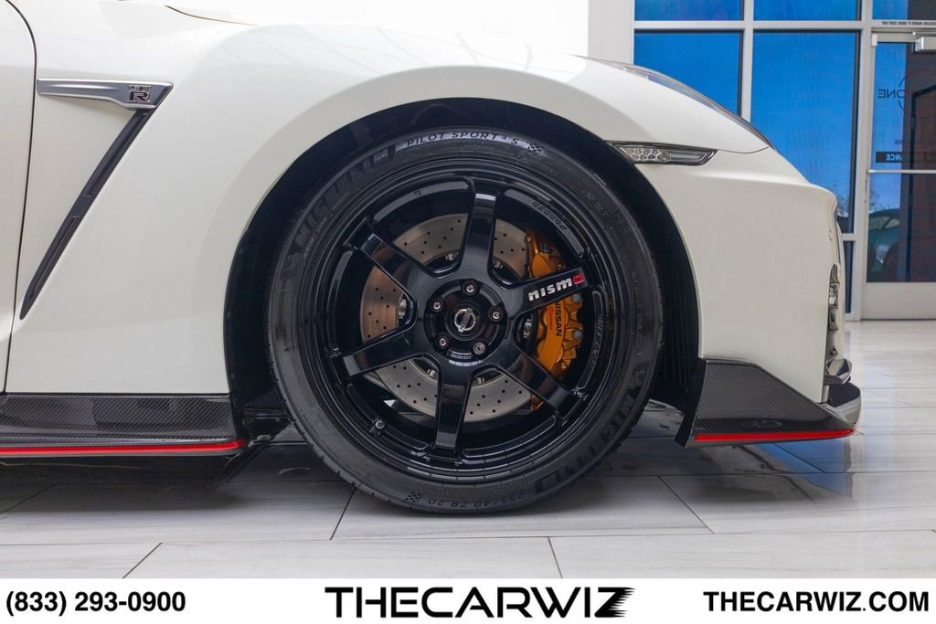 Used 2018 Nissan GT-R NISMO AWD/4WD image 39