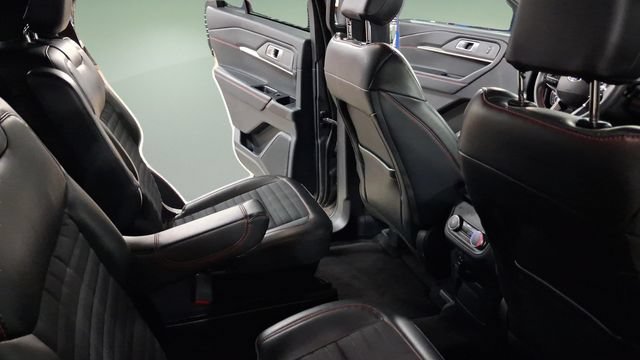 Used 2025 Ford Explorer ST-Line AWD/4WD image 14