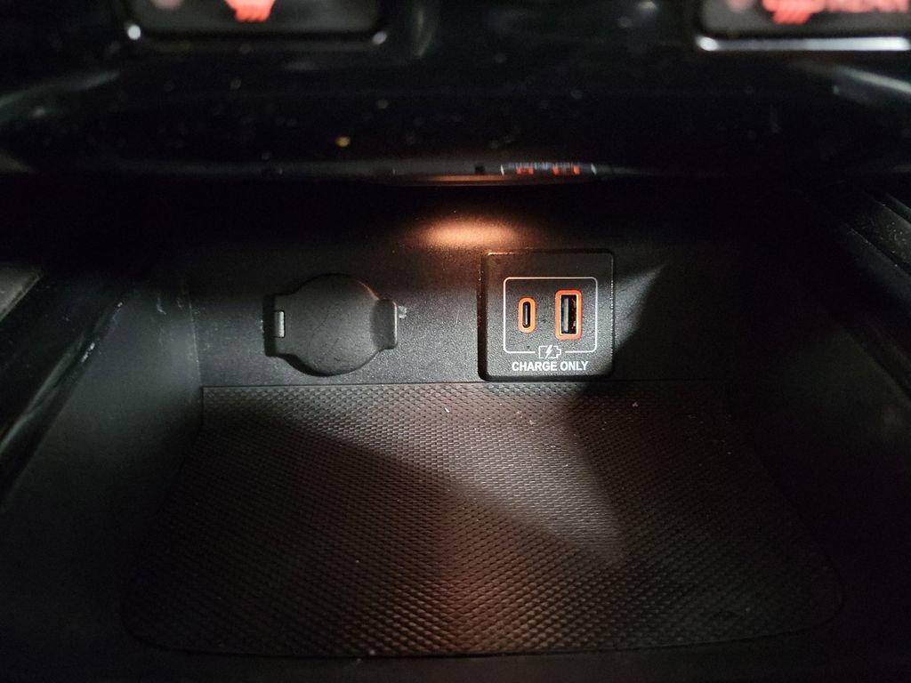 Used 2019 Nissan Pathfinder SV image 17