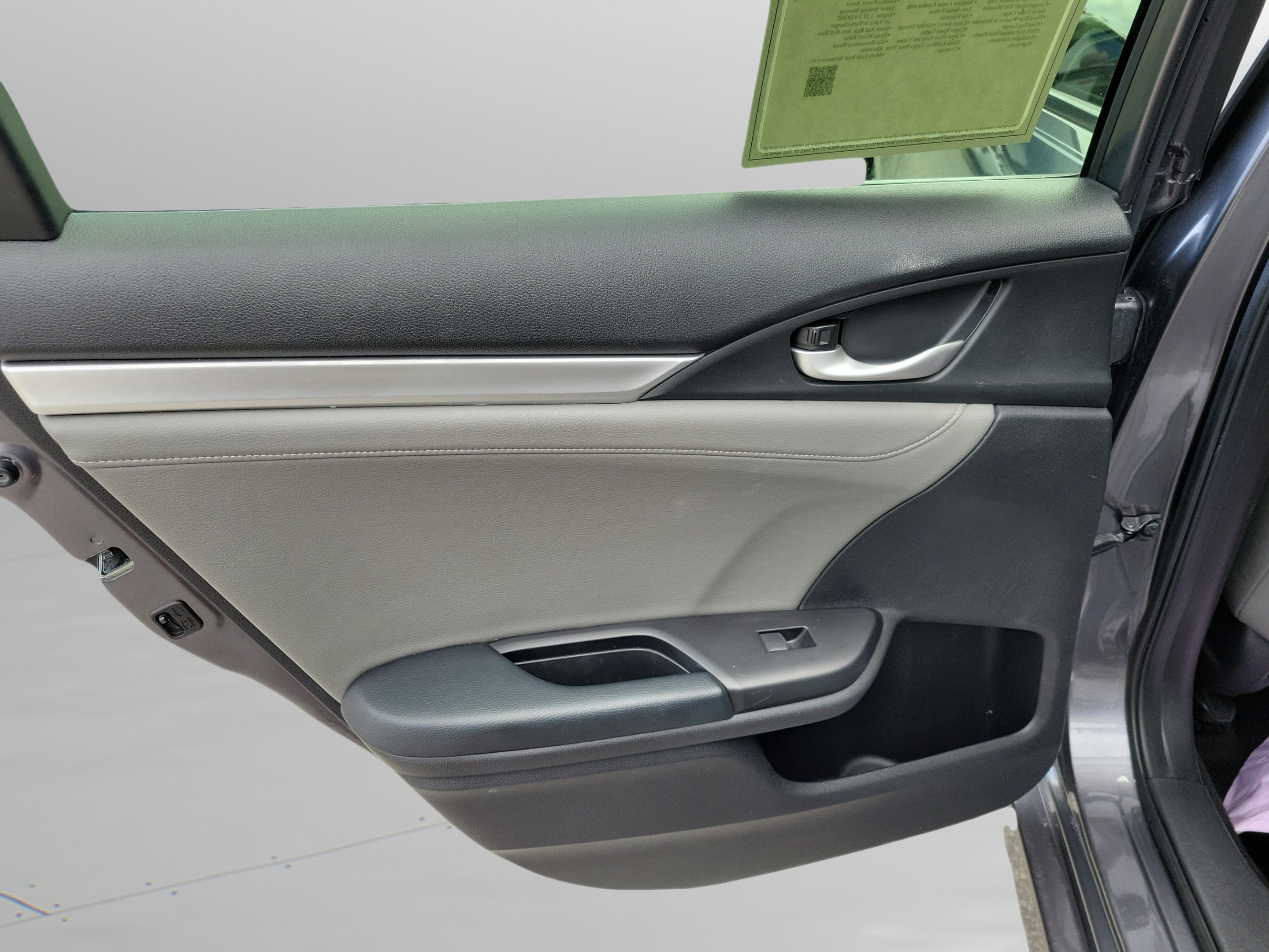 Used 2019 Honda Civic Touring image 6