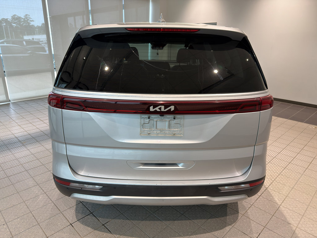 Used 2023 Kia Carnival LX FWD image 4