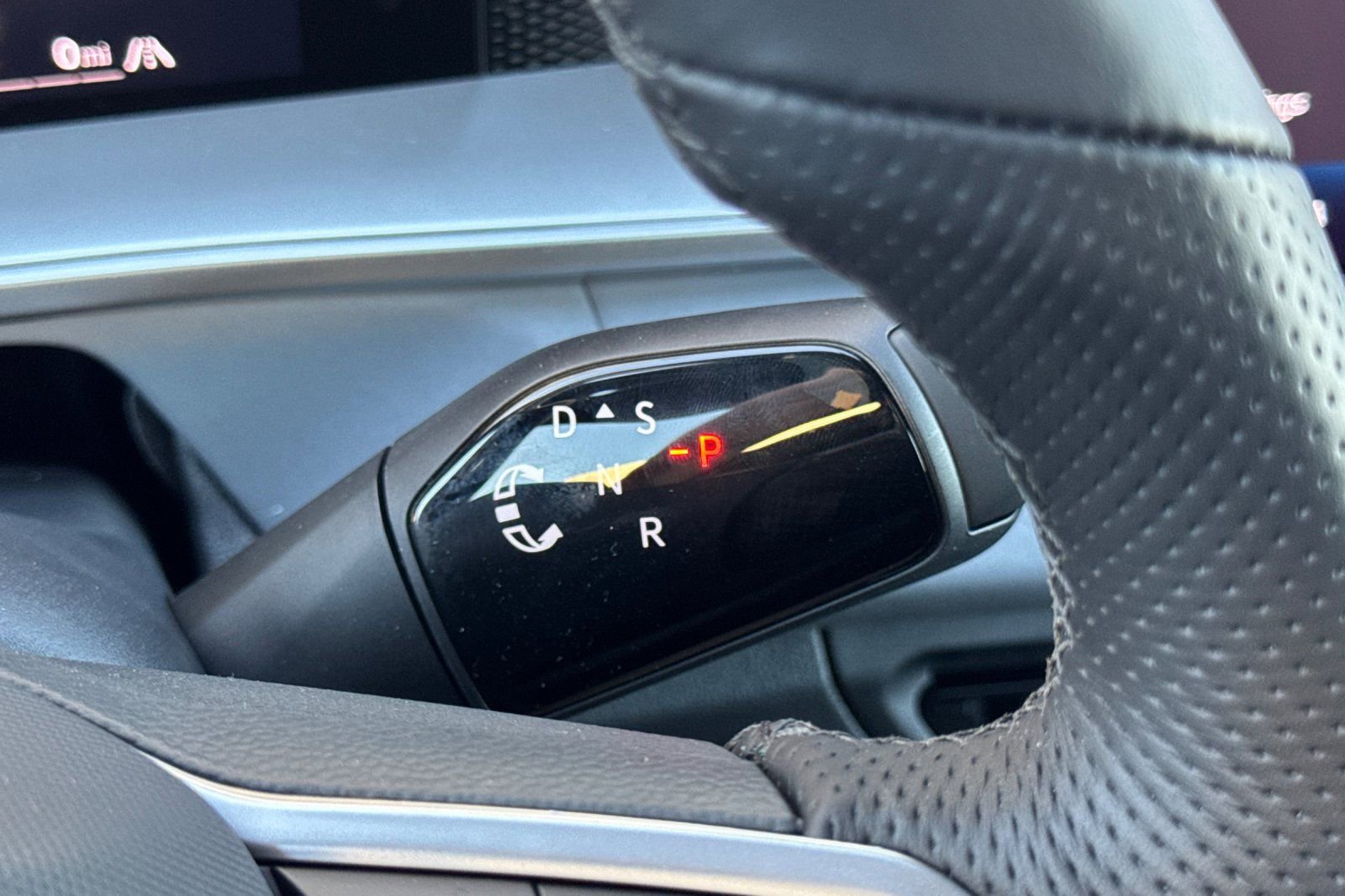 New 2026 Volkswagen Tiguan SE R-Line image 21