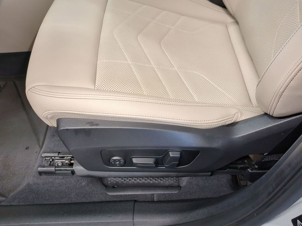 Certified 2025 BMW X1 xDrive28i w/ Technology Package image 14