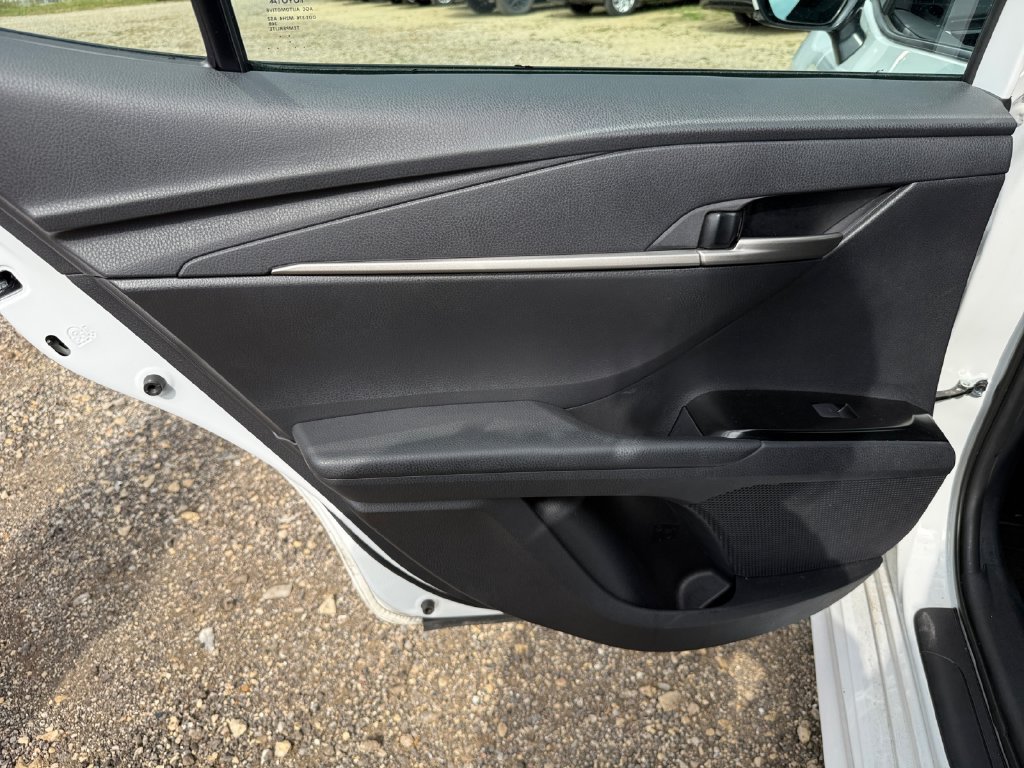 Used 2026 Toyota Camry SE FWD image 32