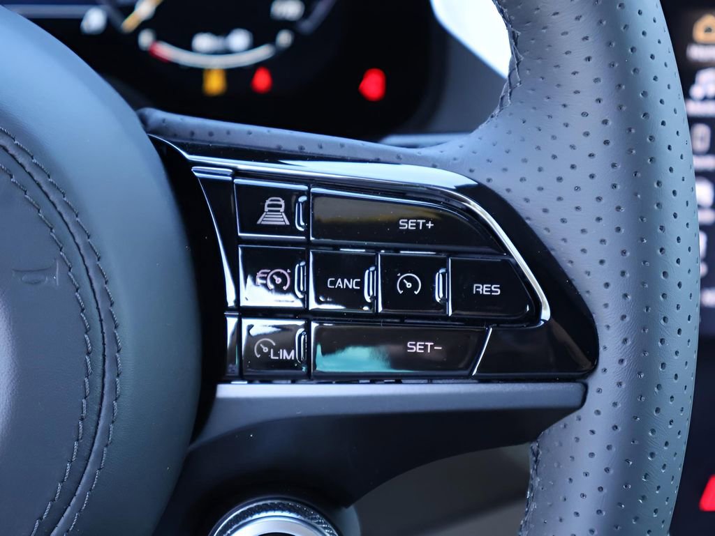 Used 2025 Maserati Grecale Modena image 33